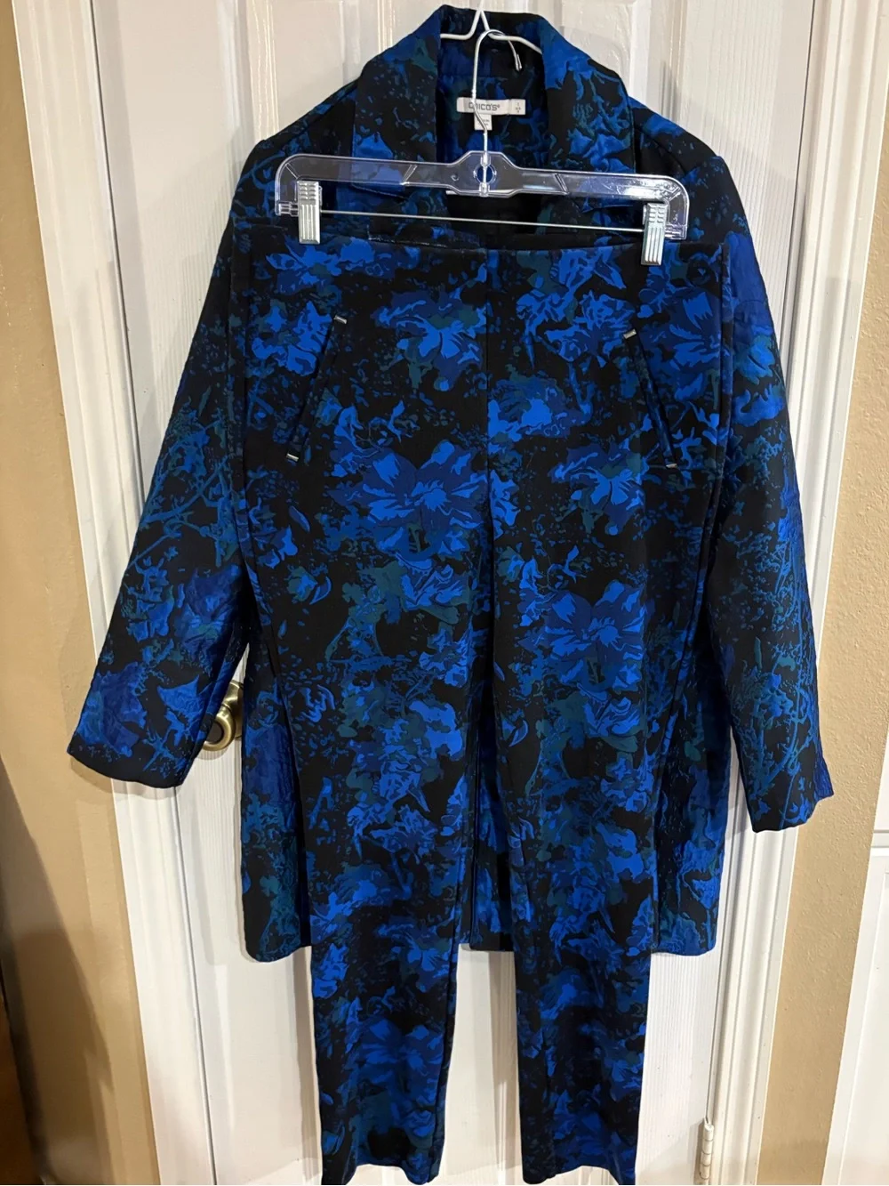 Chico's vibrant Blue Size 1.5 (Approx. US 10-12 / Medium-Large) stretch pants‎